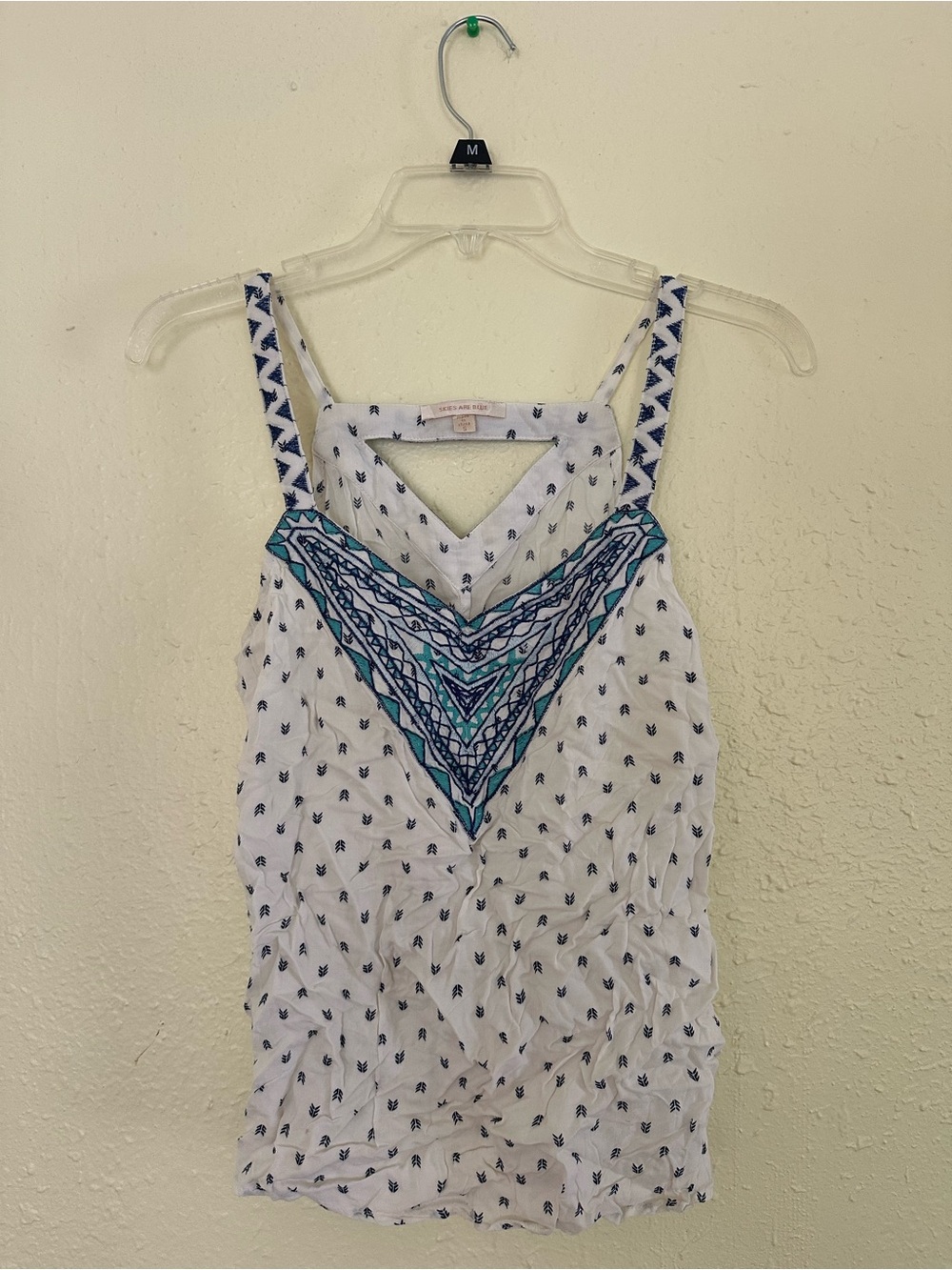 Women’s White Embroidered V-Neck Tank Top with Blue Accents EUC